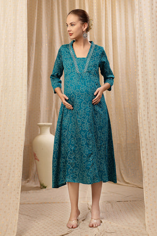 Side profile of the Embroidered Floral Foil Kurta Set, showing the smooth drape of the Rayon fabric.