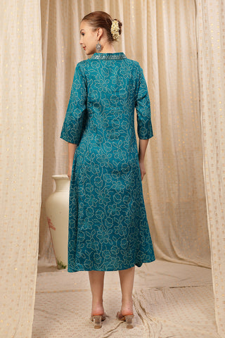 High-quality image of the Rayon texture and finish of the Embroidered Floral Foil Kurta Set.