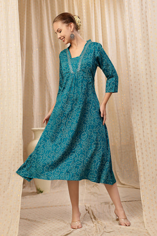 Comfort-focused image of the Embroidered Floral Foil Rayon Kurta Set, designed for style through pregnancy and postpartum.