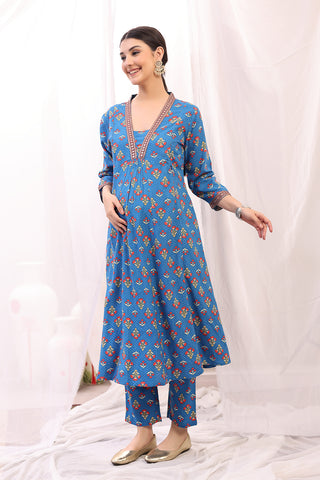 https://houseofzelena.com/collections/maternity-suit-sets/products/embroidered-zip-feeding-kurta-pant-set-blue