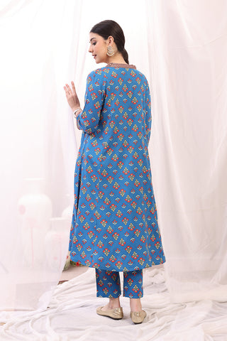 Close-up of the Convenient Feeding detail on the Embroidered Zip Kurta-Pant set, highlighting discrete feeding access.
