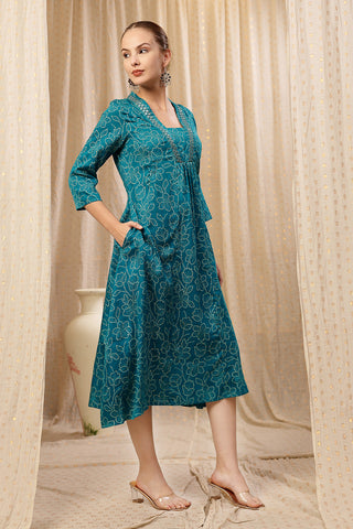 High-quality image of the Rayon texture and finish of the Embroidered Floral Foil Kurta Set.