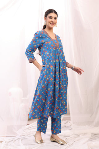 High-quality image of the Rayon texture and finish of the Embroidered Zip Kurta-Pant Kurta Set.