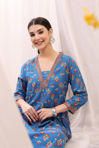Comfort-focused image of the Embroidered Zip Kurta-Pant Rayon Kurta Set, designed for style through pregnancy and postpartum.