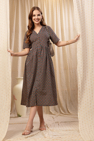 Detail of Hidden Feeding Zips & Pockets on Multi Zipless Maternity Lapel Dress with Pockets for Breastfeeding