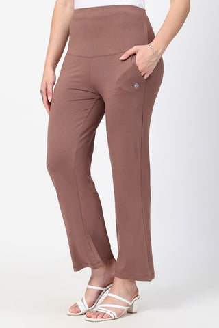 https://houseofzelena.com/collections/postpartum-pants/products/flared-high-waist-maternity-pants-with-pockets-mocha