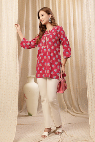 Red Booty Zipless Feeding Top; allows quick, hassle-free breastfeeding.