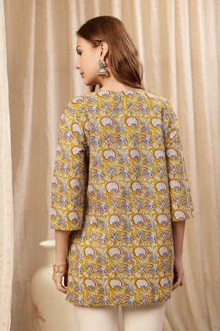 Yellow Feeding Top; zipless access ensures simple and quick nursing.