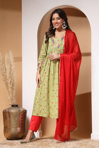 Verdant Vigor Maternity Kurta Set With Contrast Dupatta