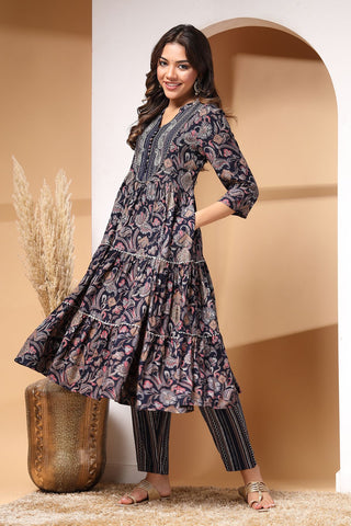 https://houseofzelena.com/products/midnight-bloom-maternity-and-nursing-friendly-kurta-set