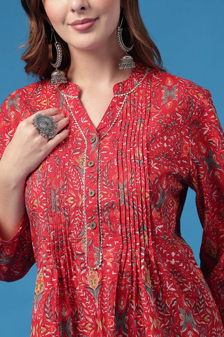 Red Pleated Top; comfortable pleats are suitable for wear during pregnancy and nursing.