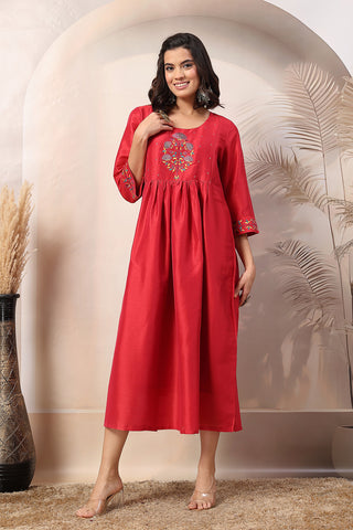 https://houseofzelena.com/collections/maternity-dresses/products/scarlet-blossom-maternity-feeding-dress-with-embroidered-yoke