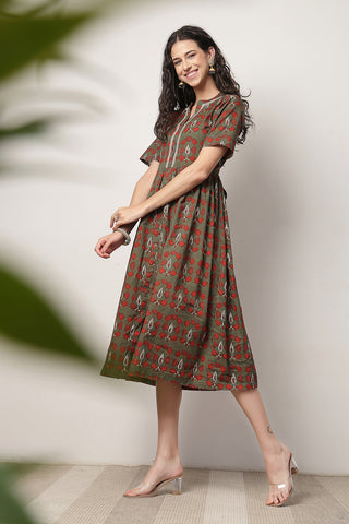 House of Zelena Mehr – The Festive Zipless Feeding Lapel Dress- Bottle Green - Trusted by Mothers for Quality