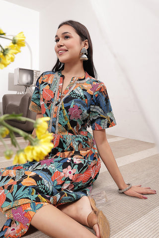 Detail of Hidden Feeding Zips & Pockets on Mehr – The Festive Zipless Feeding Lapel Dress- Black Multi for Breastfeeding