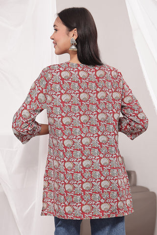 Red Multi Feeding Top; zipless access ensures simple and quick nursing.