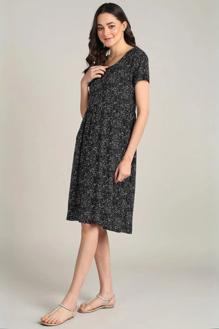 https://houseofzelena.com/collections/maternity-dresses/products/black-maternity-zipless-feeding-dress