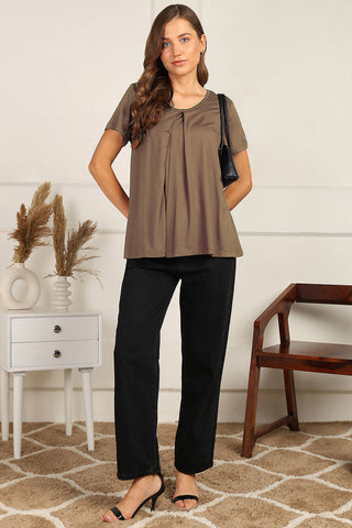 Mocha Top front pleat; pleats ensure a body-flattering fit.